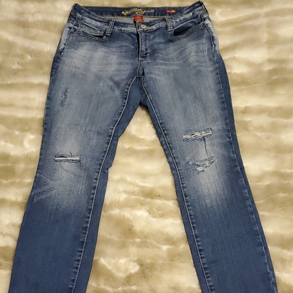 Torn junior size skinny jeans - Picture 1 of 6